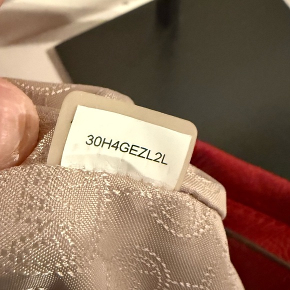 Michael Kors Rhea Zip Red Hobo medium bag - Picture 10 of 14